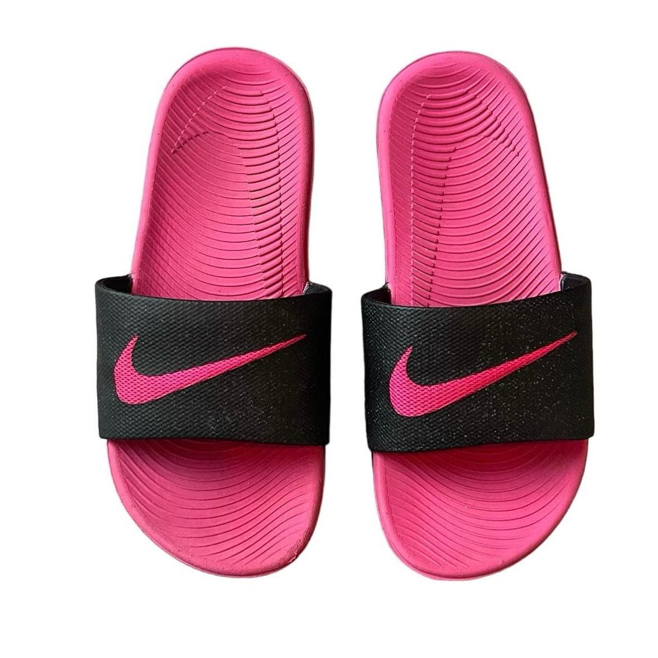 Hot pink nike slides online