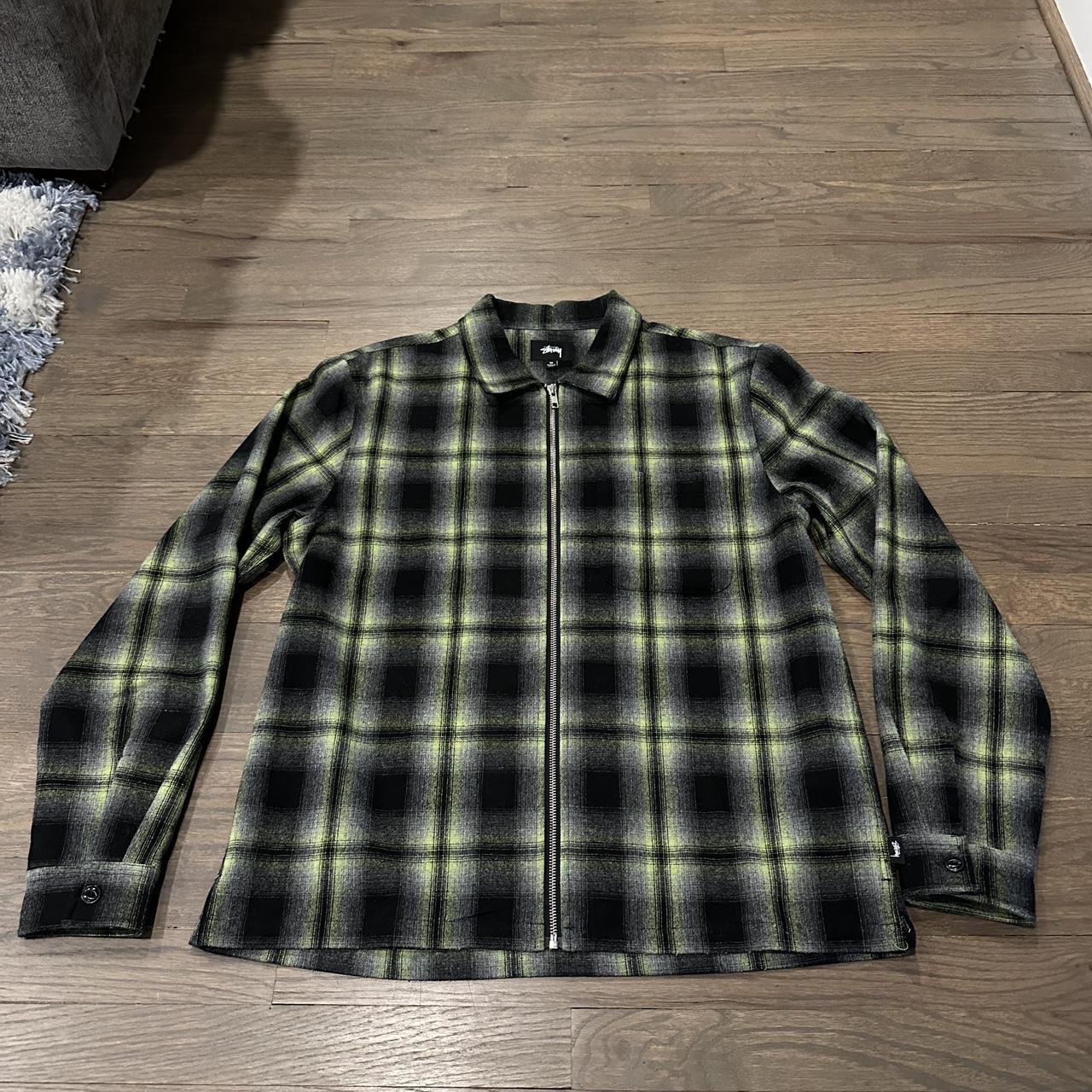 Stüssy Men's Black and Green Shirt | Depop