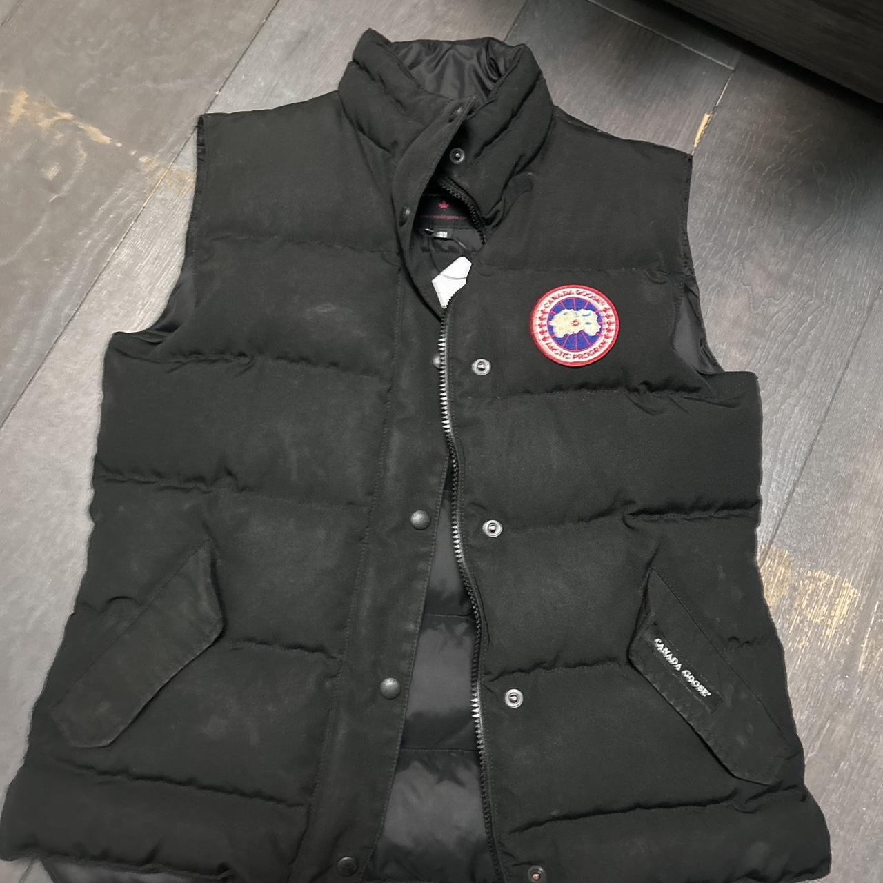 Canada goose gilet clearance depop