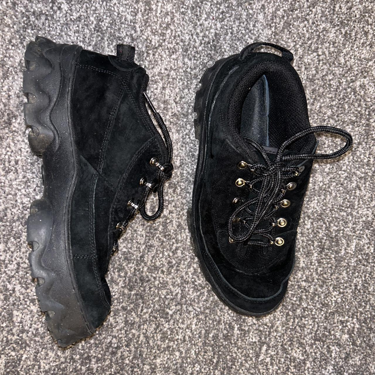 nike lahar low black womens