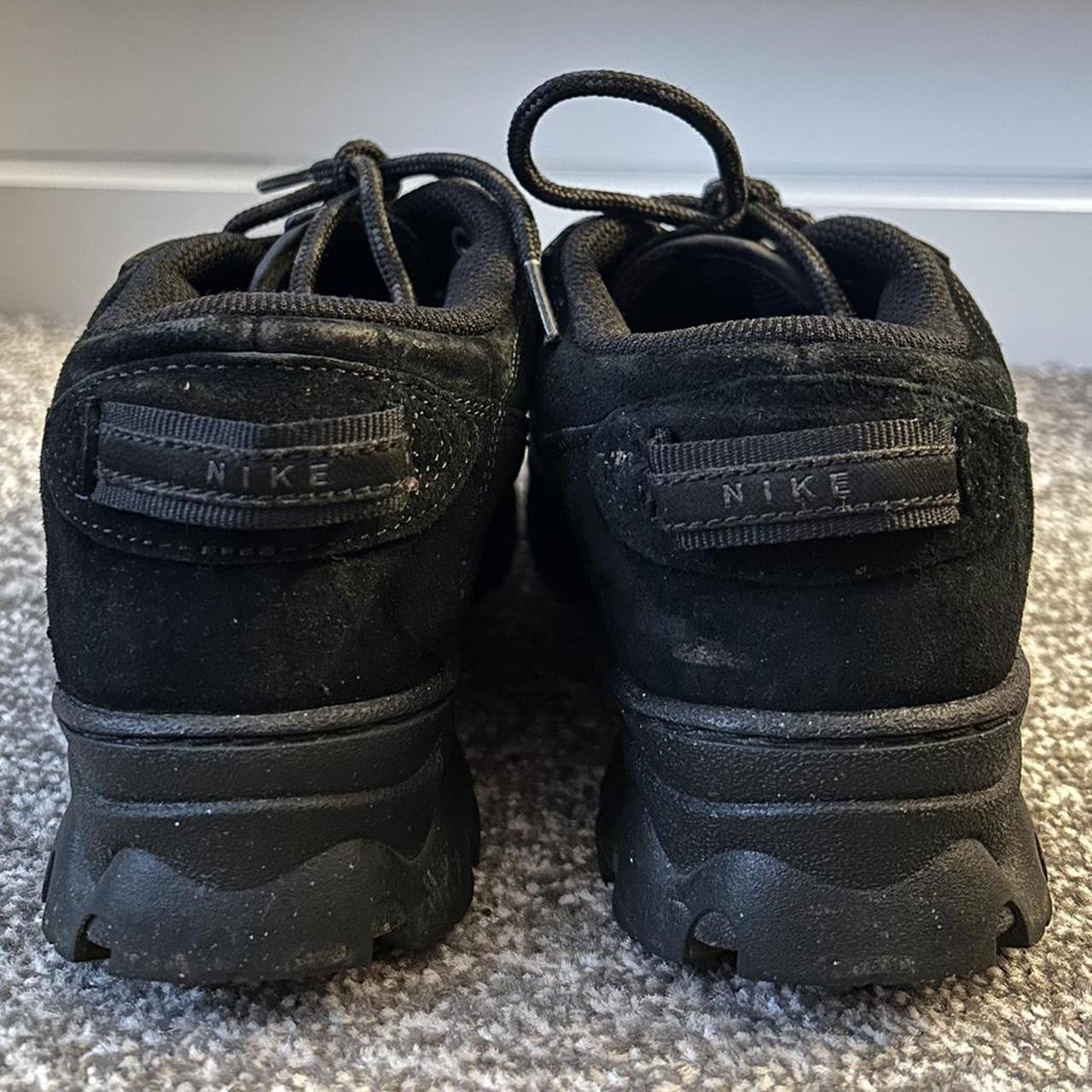 nike lahar low black womens