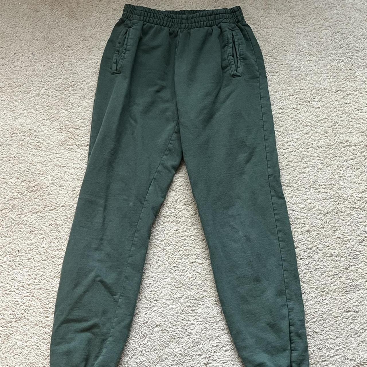 Dark green sweatpants cut tag. Repop it didn’t fit... Depop