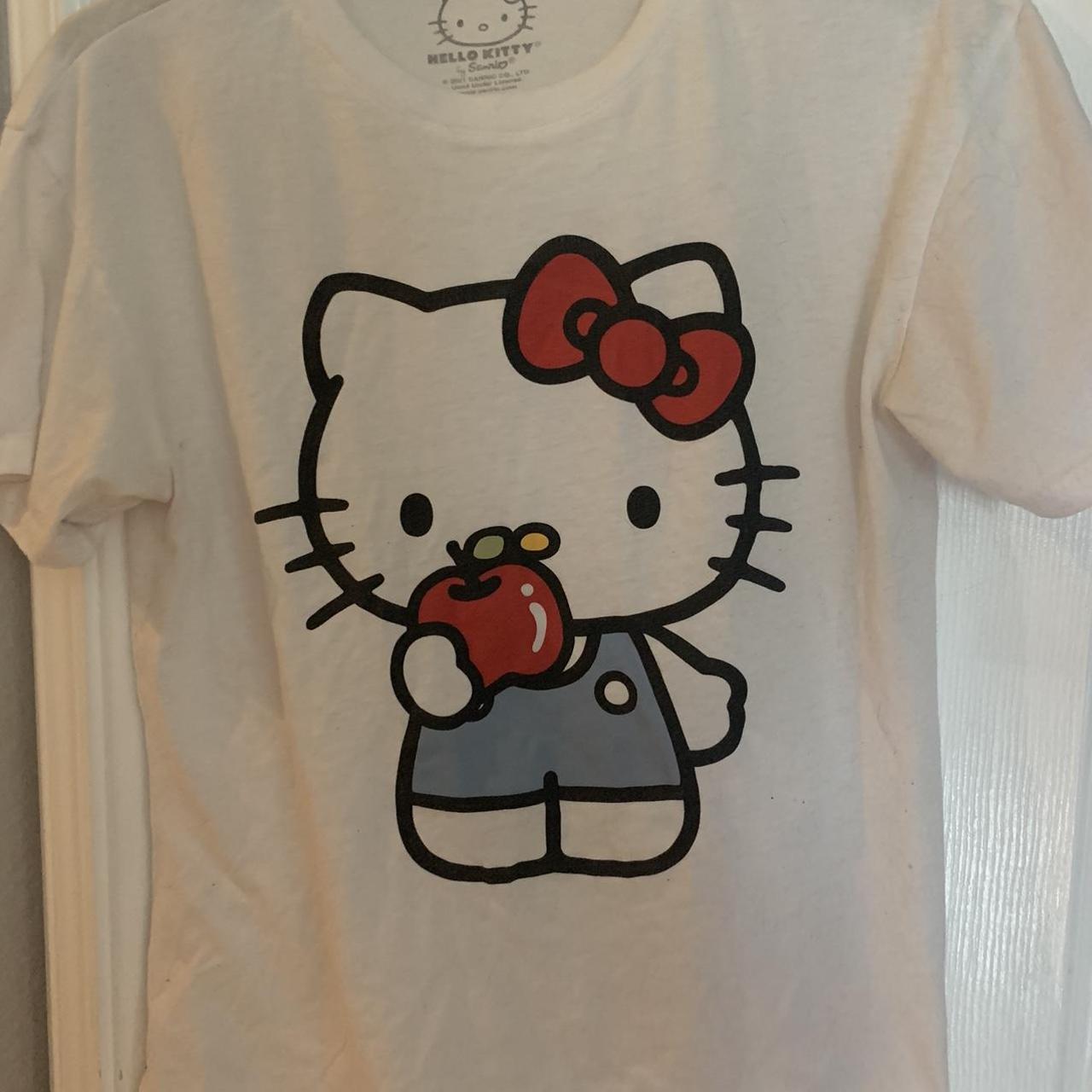 Hello Kitty Holding Heart T-Shirt