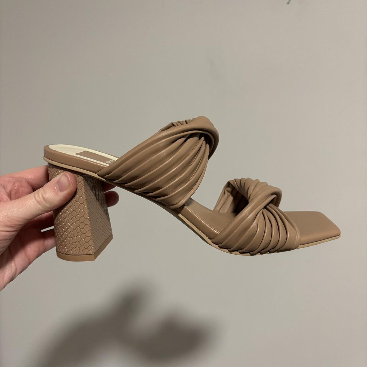item listed by _dazzze