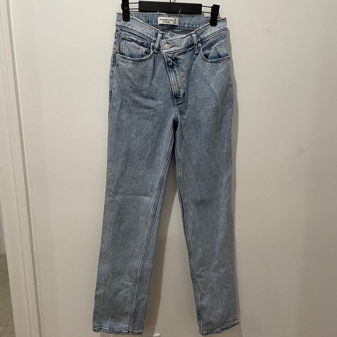 Abercrombie high waisted crossover jeans Size 26.... - Depop