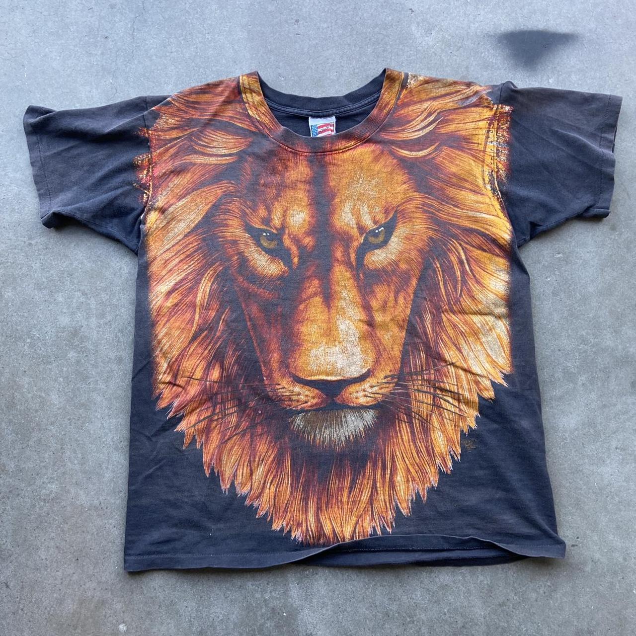 Super cool tiger/lion t shirt! This is so nice and I - Depop