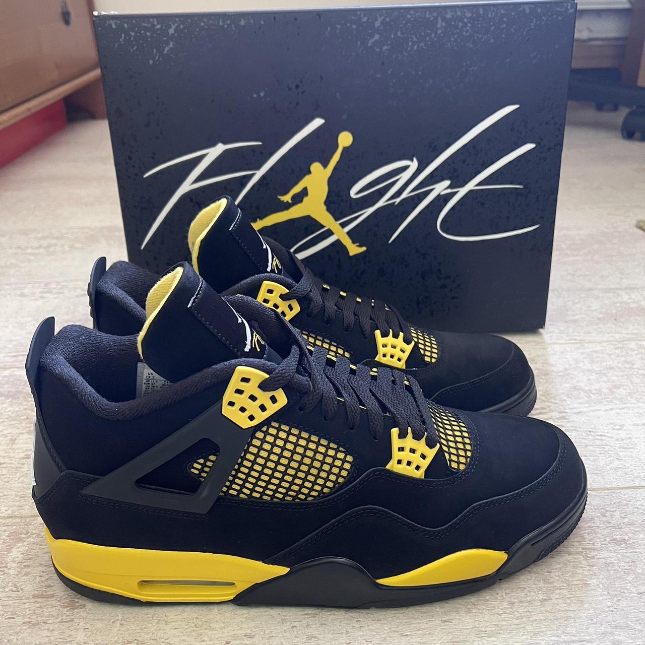 Jordan Men's Black and Yellow Trainers | Depop