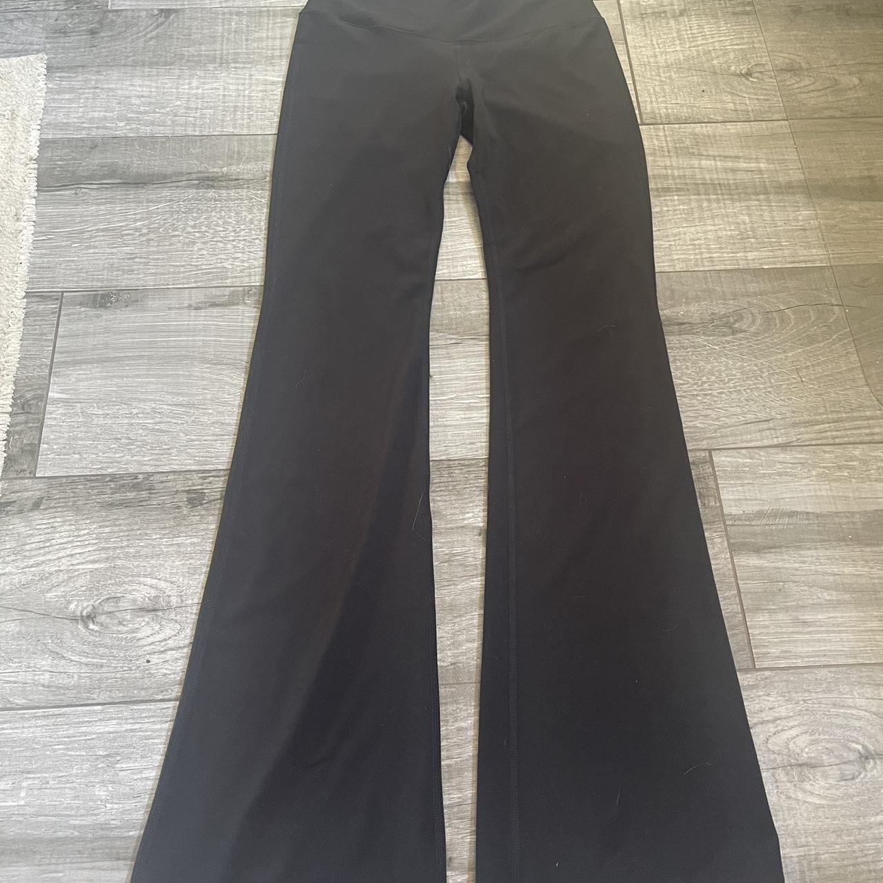 UNIQLO Women's Black Leggings | Depop