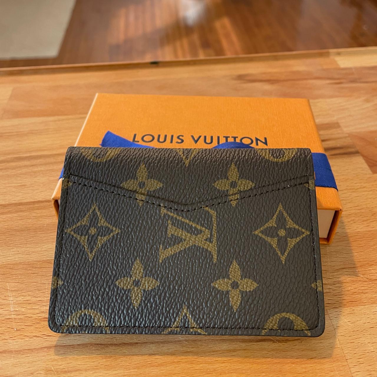 authentic louis vuitton wallet … (note: has ripped - Depop