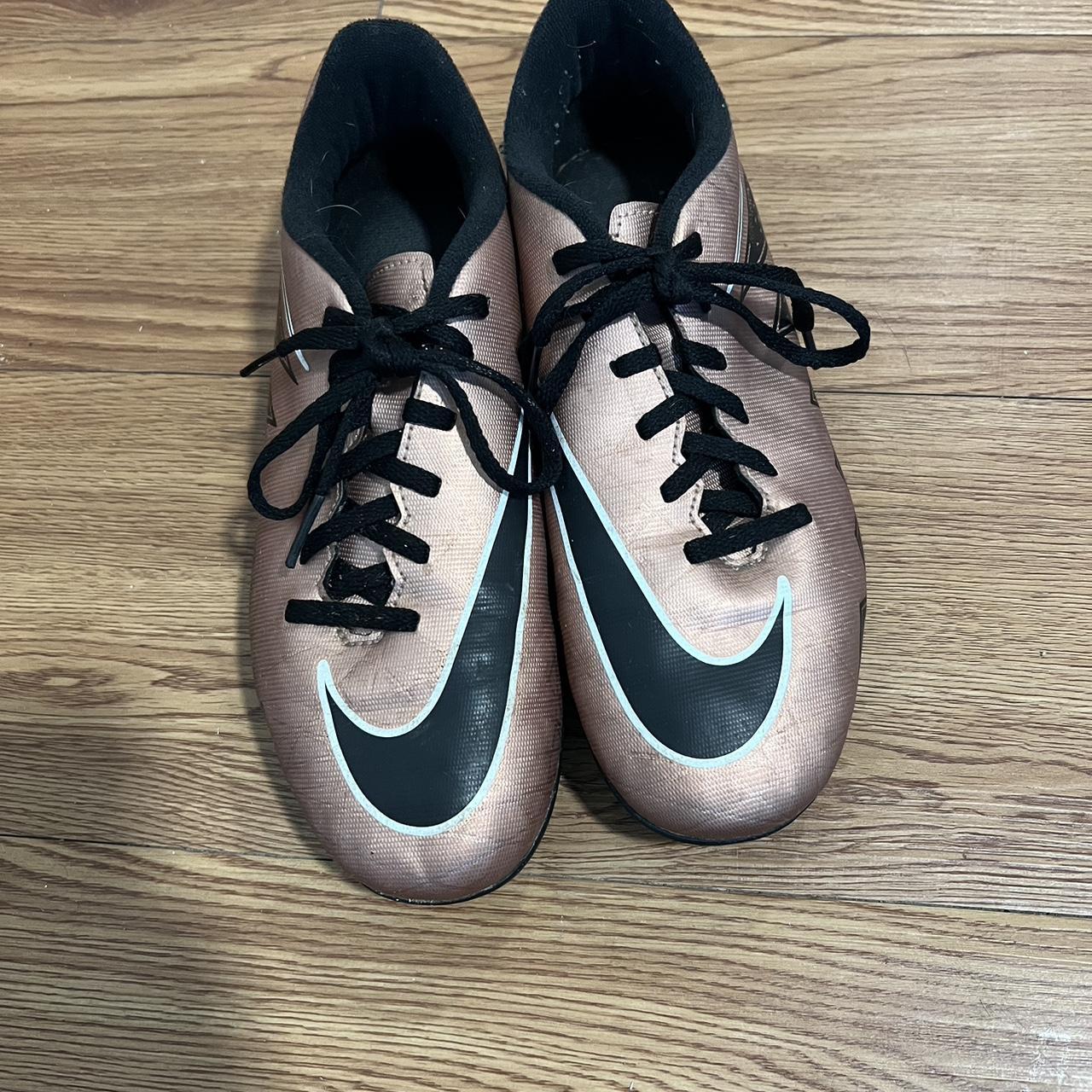 Bronze Nike hypervenom phelon soccer cleats Youth 4.5 - Depop