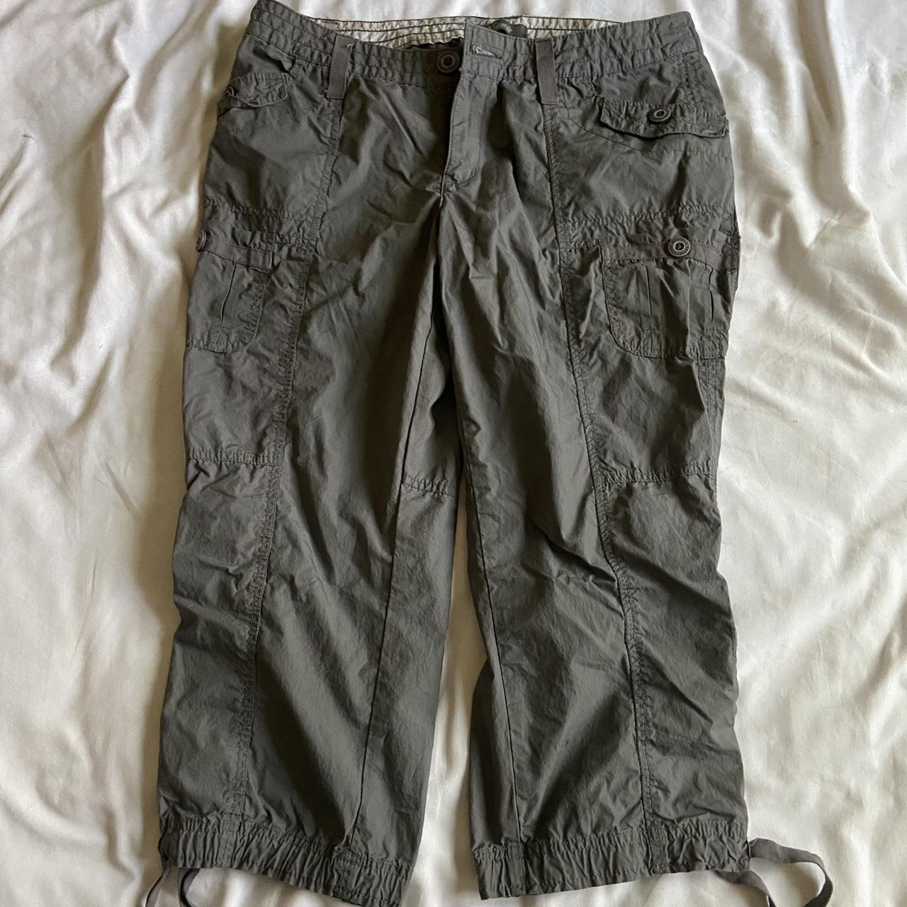 Gray Cargo Capri Pants !, 🪺 excellent condition, only