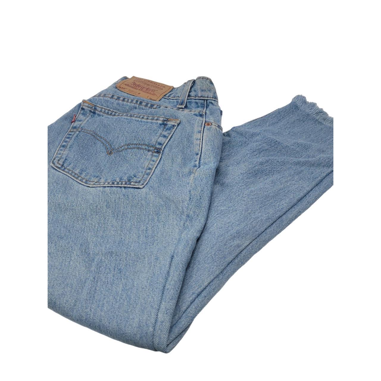Vintage Women's Levi Jeans are in very good preowned... Depop
