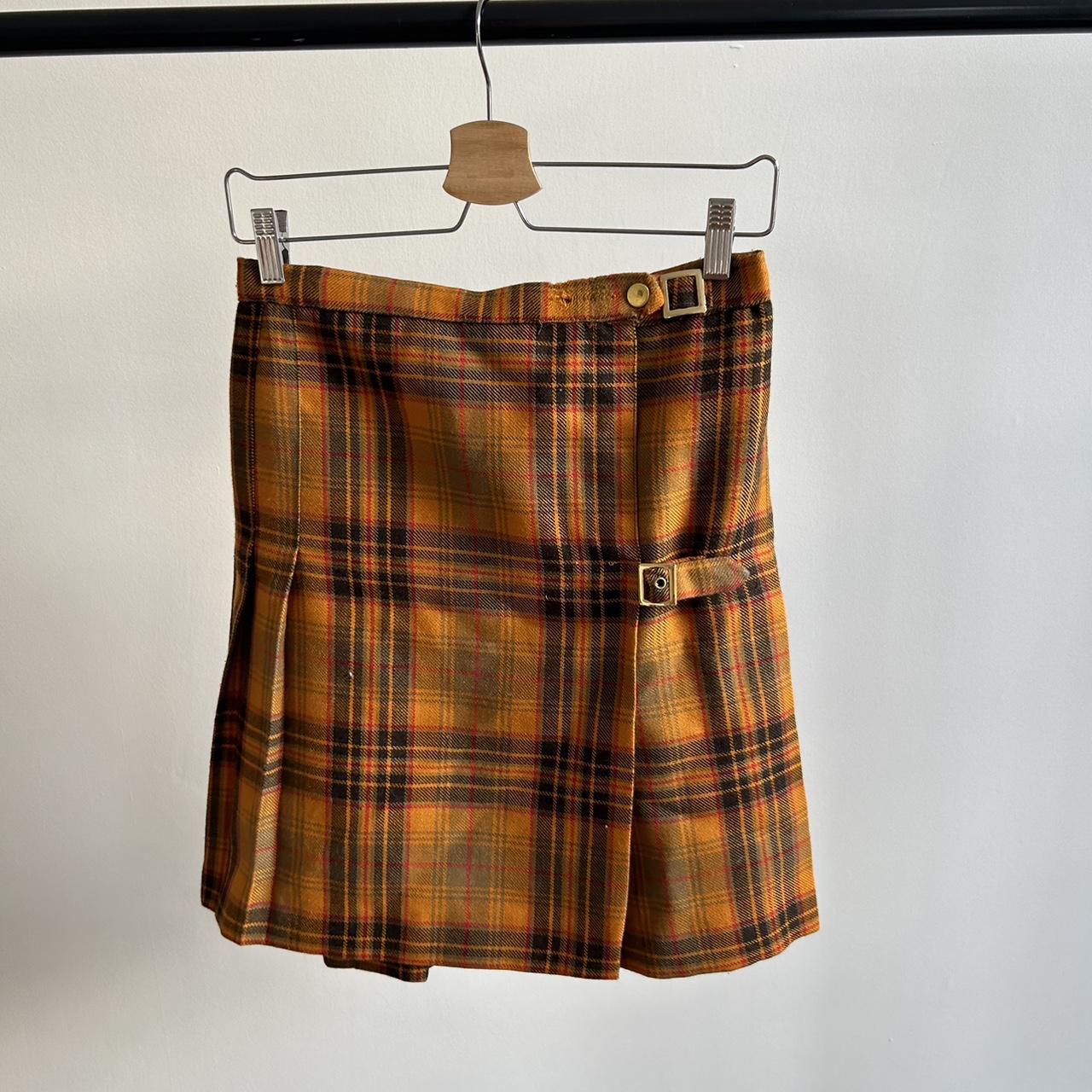 PLEADED SKIRT ORANGE PLAID thrifted this a long time... - Depop