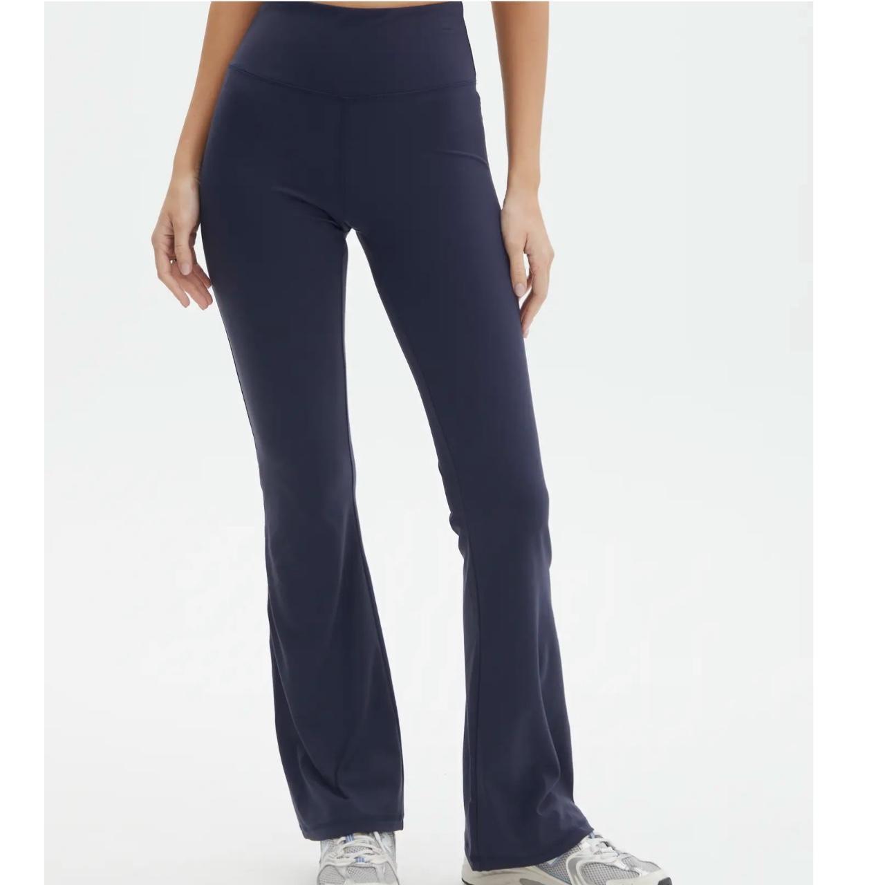 GLASSONS FORM FIT FLARE YOGA PANT NAVY SIZE SMALL Depop