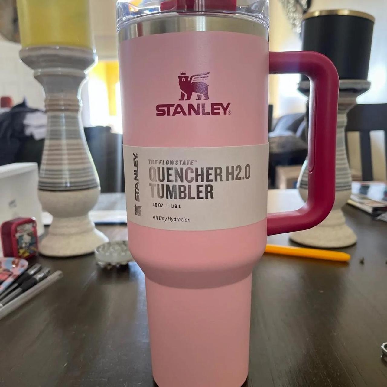 Stanley Cup 40oz Quencher H2.0 Tumbler (Pink - Depop