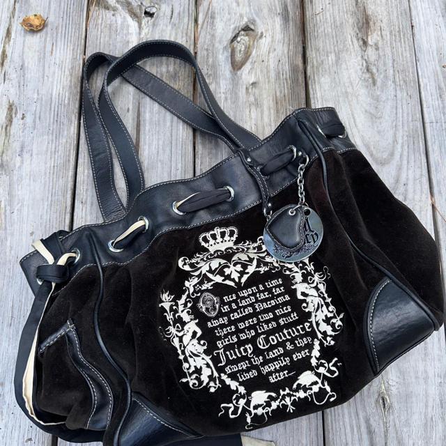 Louis Vuitton Pallas Chain Leather Handbag with a - Depop