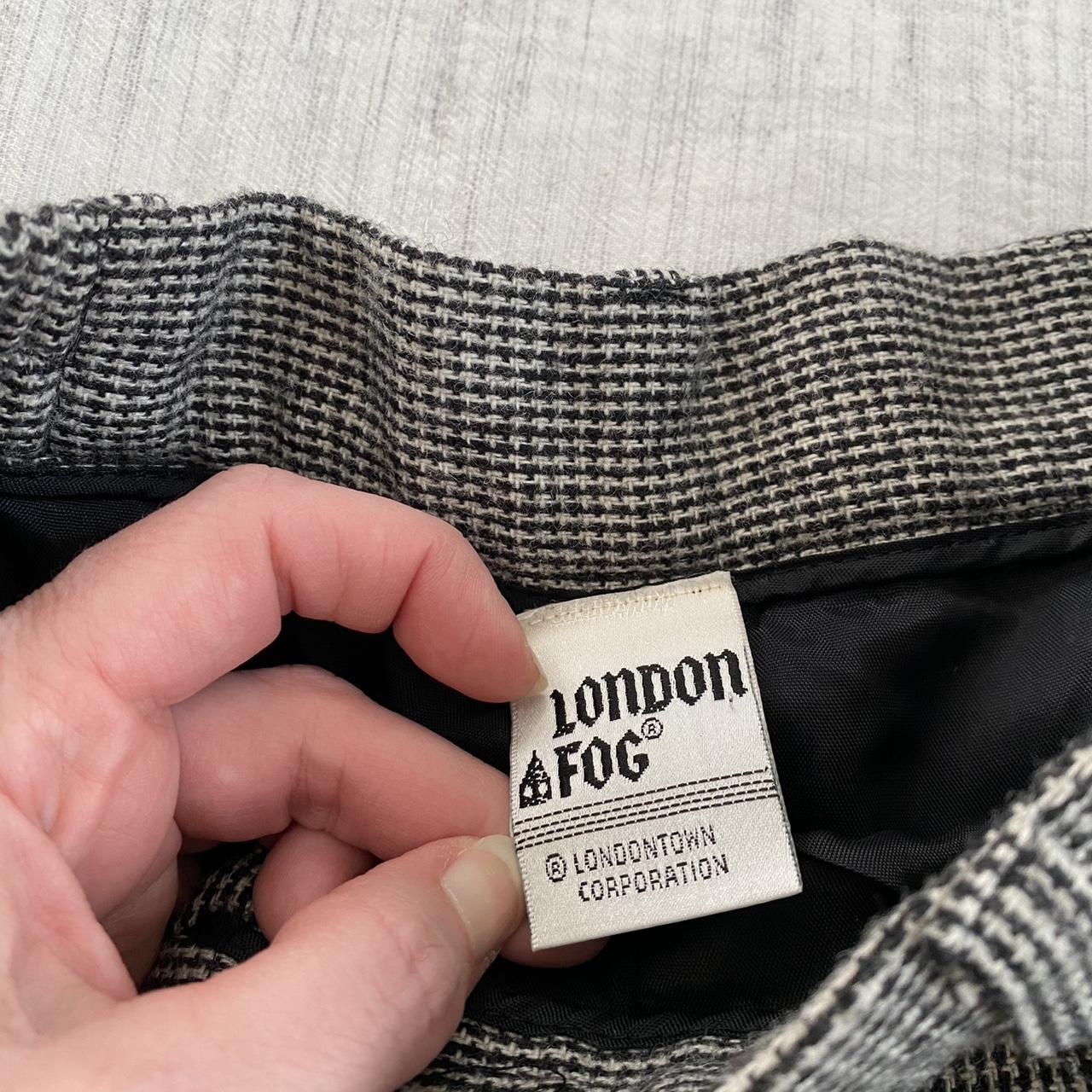 London Fog Women's White and Black Shorts (2)