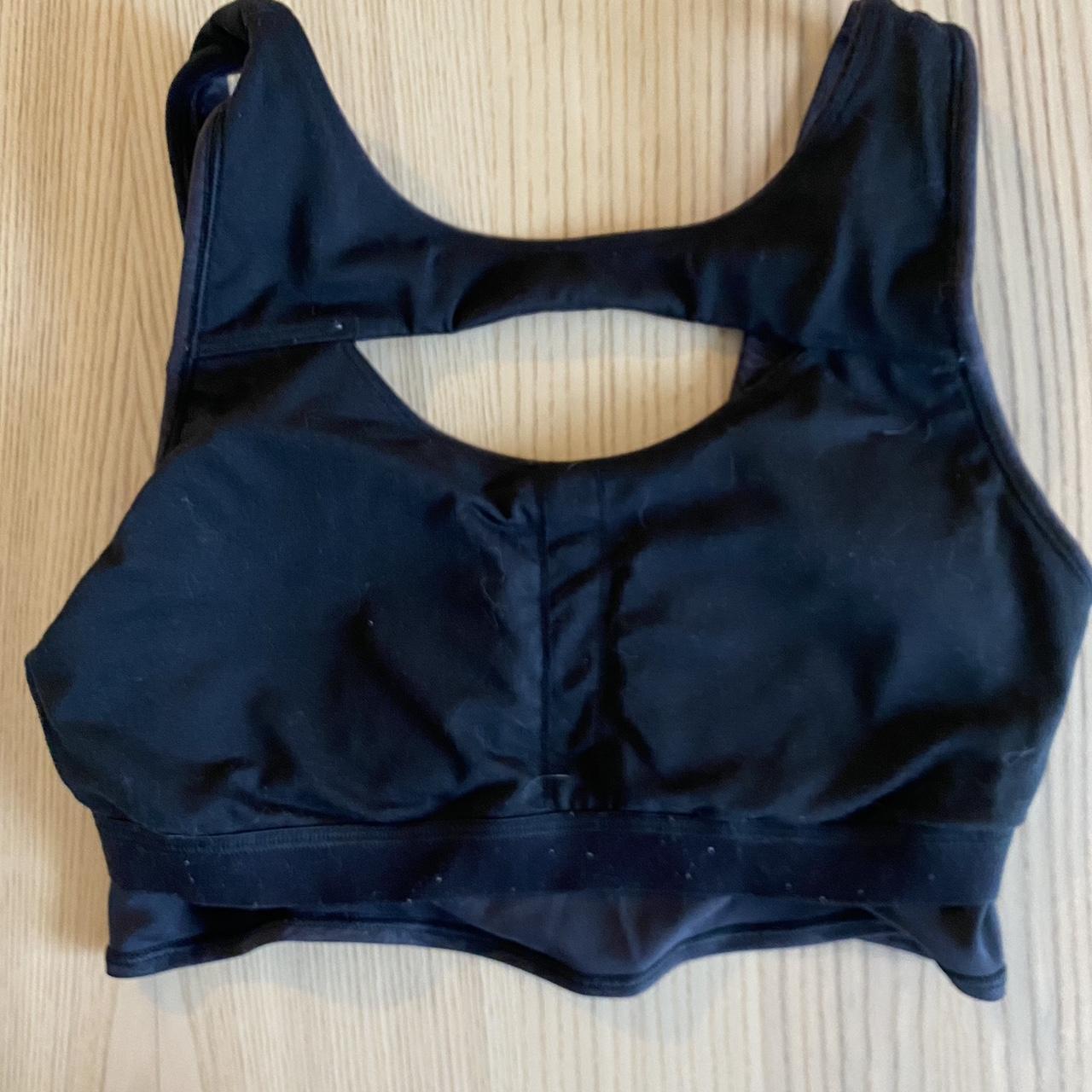 lululemon everlux cut out train bra, size 6, black - Depop