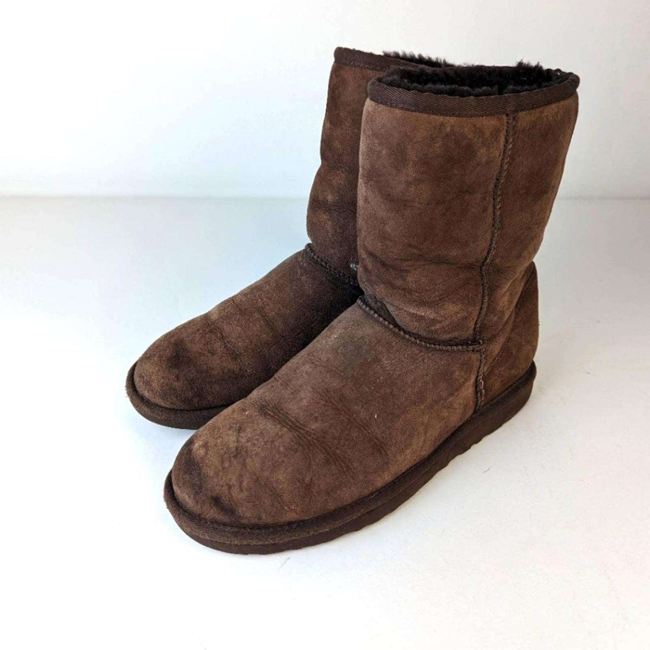 Ugg classic short hot sale size 9