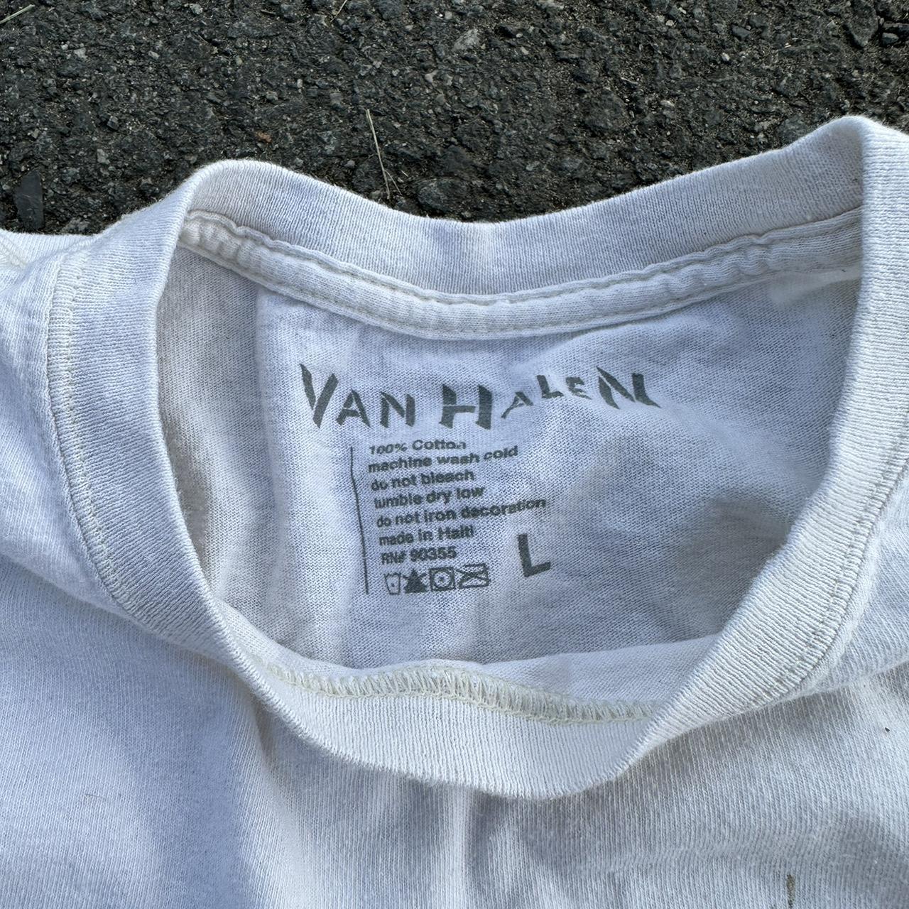 Urban Outfitters Men's Cream T-shirt (2)