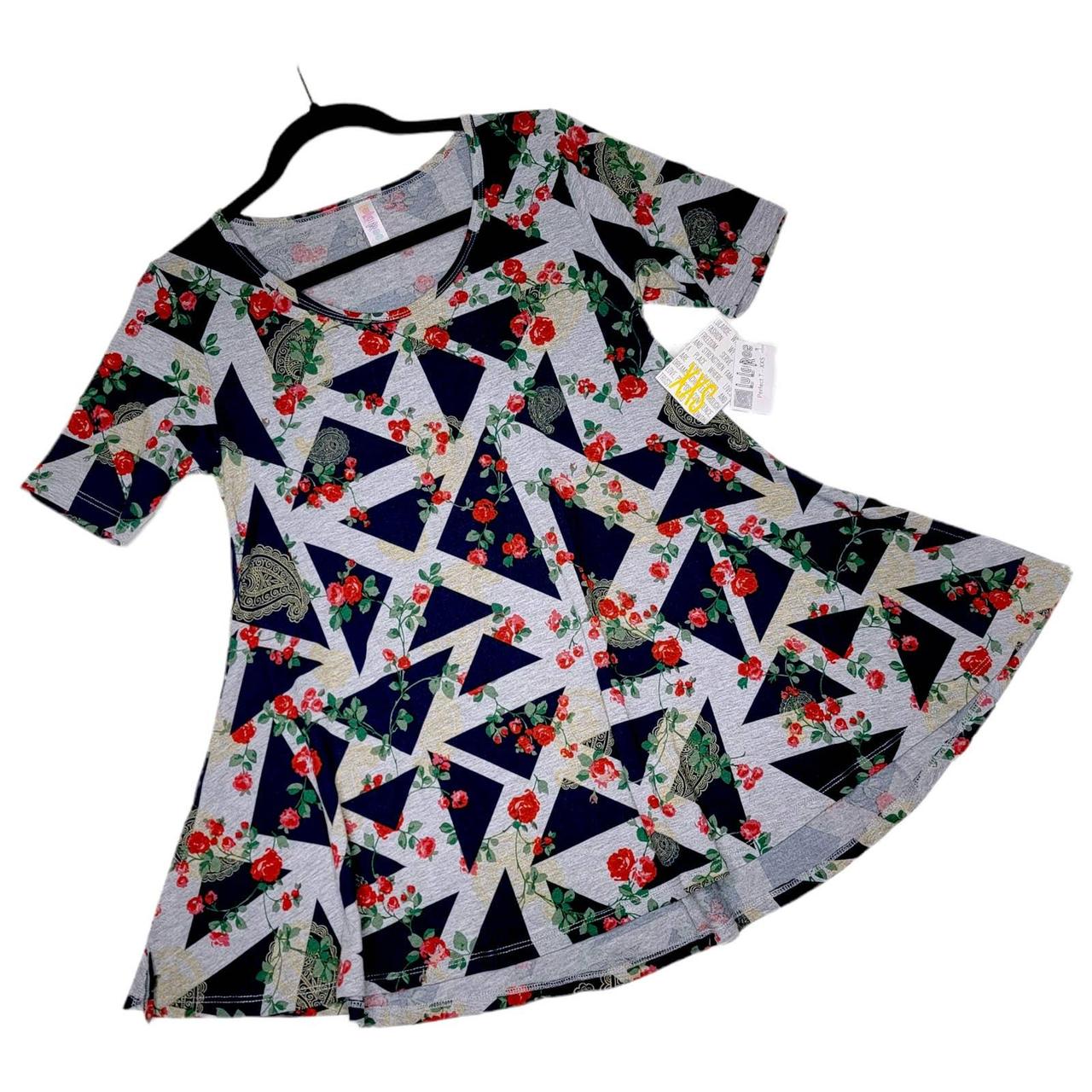 Outfits Lularoe, LuLaRoe's Perfect T boasts a fun swing shape