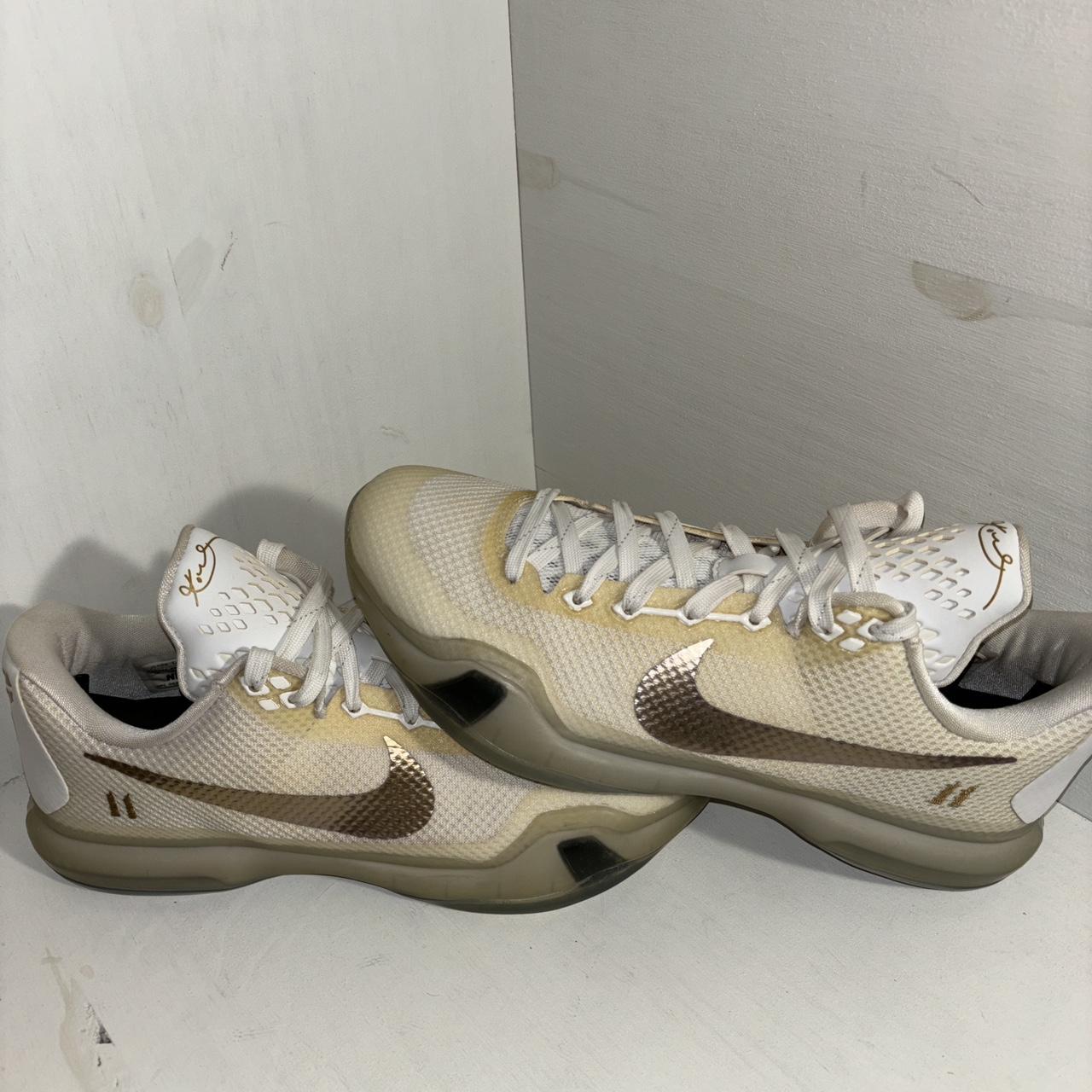 nike kobe 11 womens gold