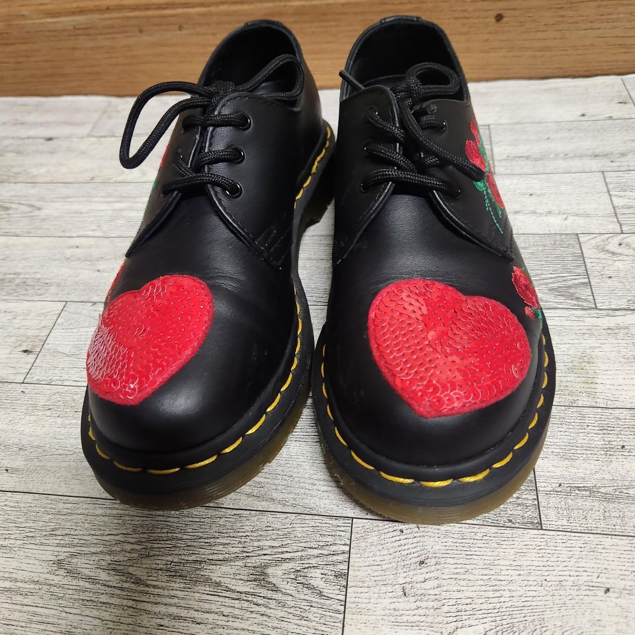 Dr martens hot sale sequin hearts