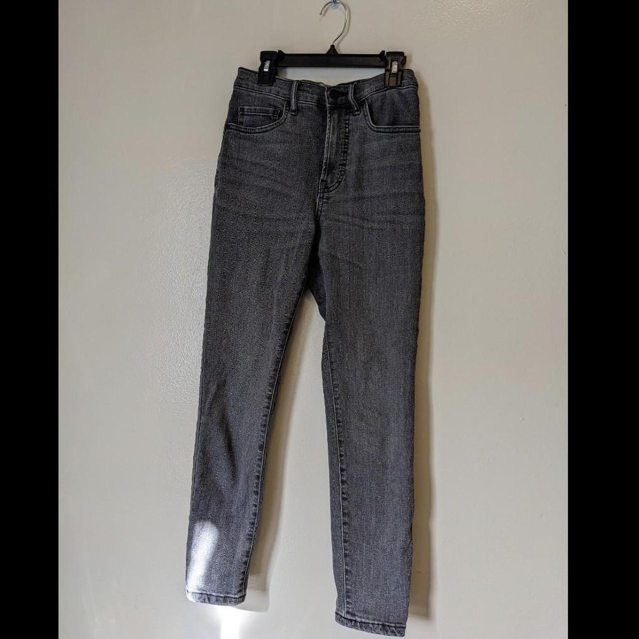 Everlane skinny jeans. Ankle length. Size is 26.... - Depop