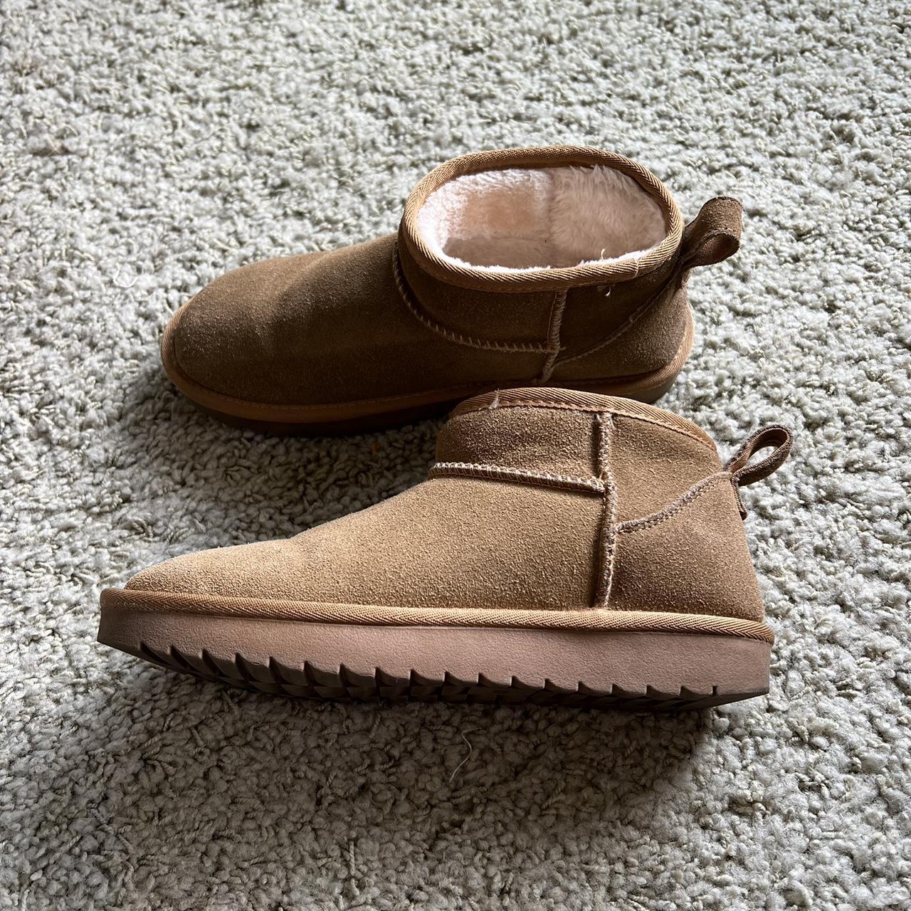 Cushionaire Amazon uggs minis Memory foam Size... Depop