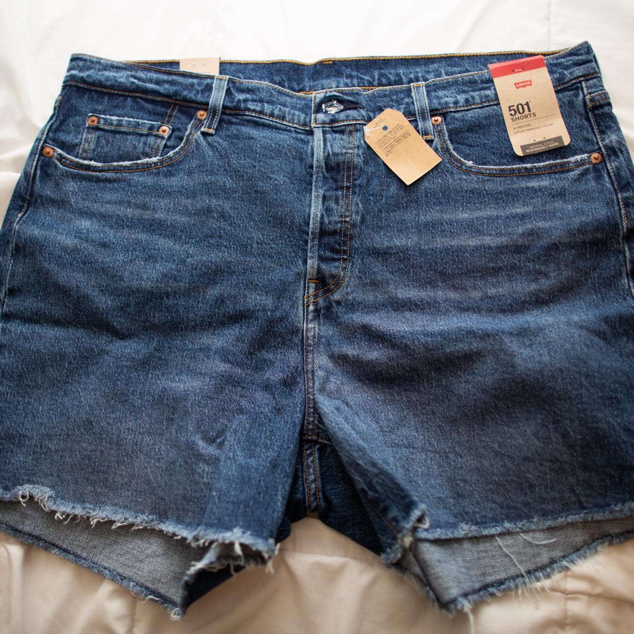 BRAND NEW WITH TAGS LEVIS DENIM SHORTS Size 18w - Depop