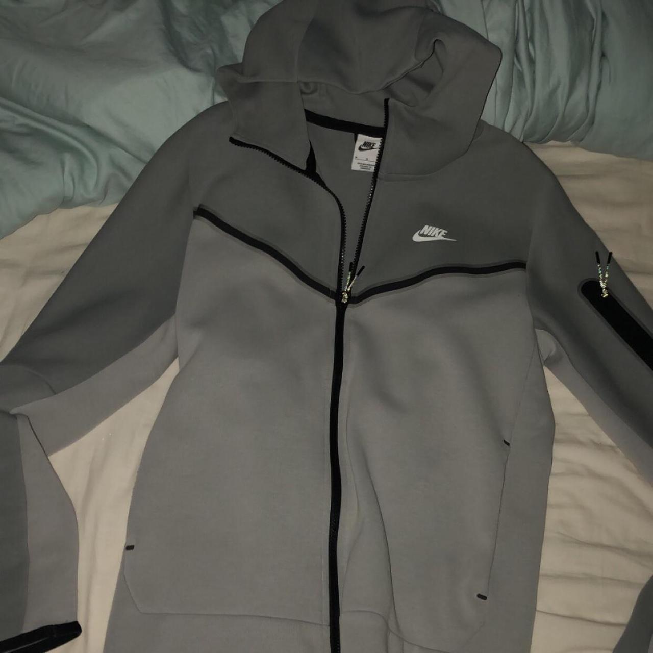 mens nike tech fleece grey