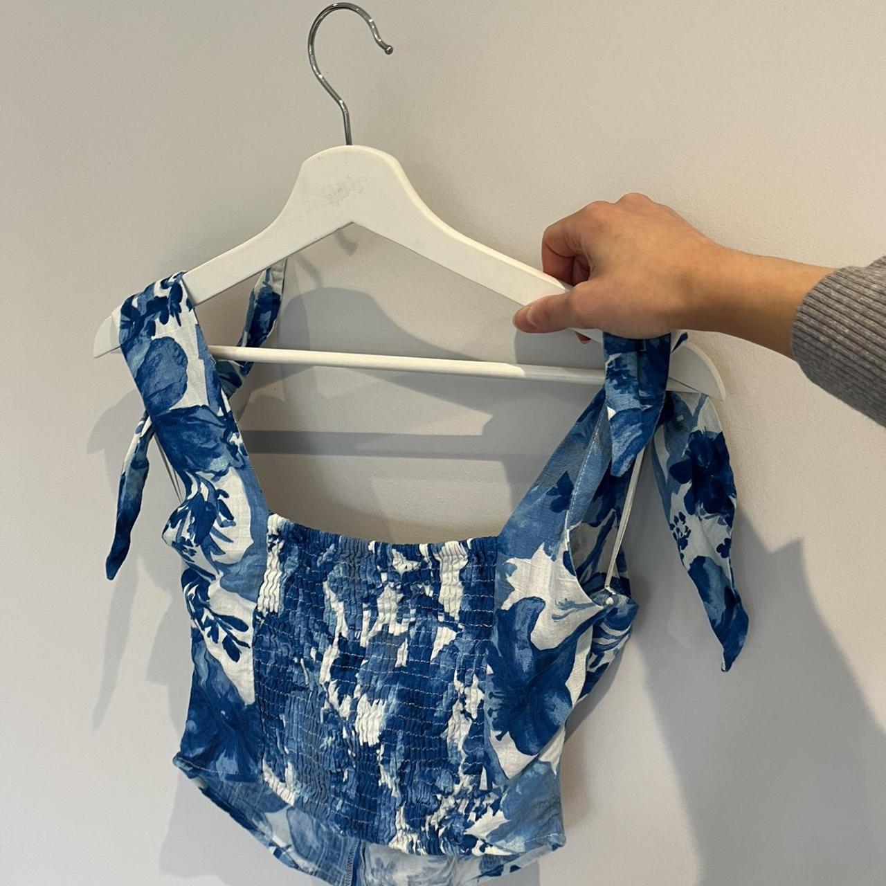 ZARA BLUE AND WHITE TIE STRAP CROP TOP ABSOLUTELY... Depop