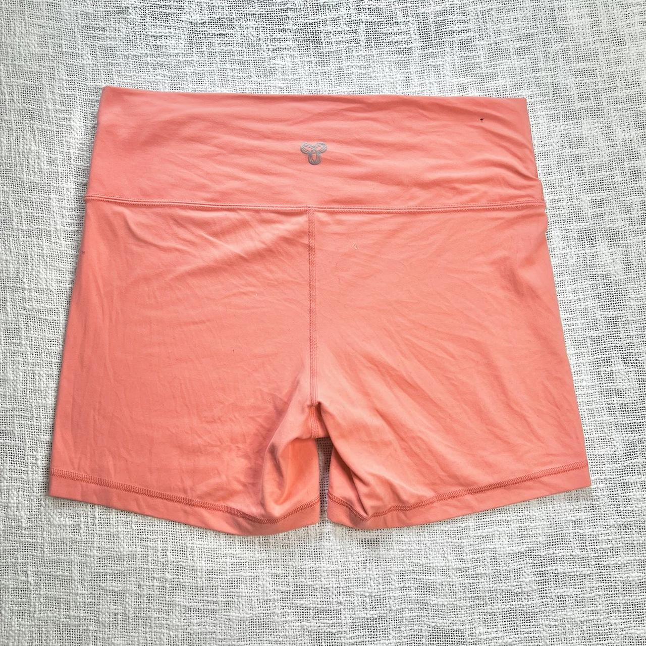 aritzia tna butter shorts for reference i have a 25 - Depop