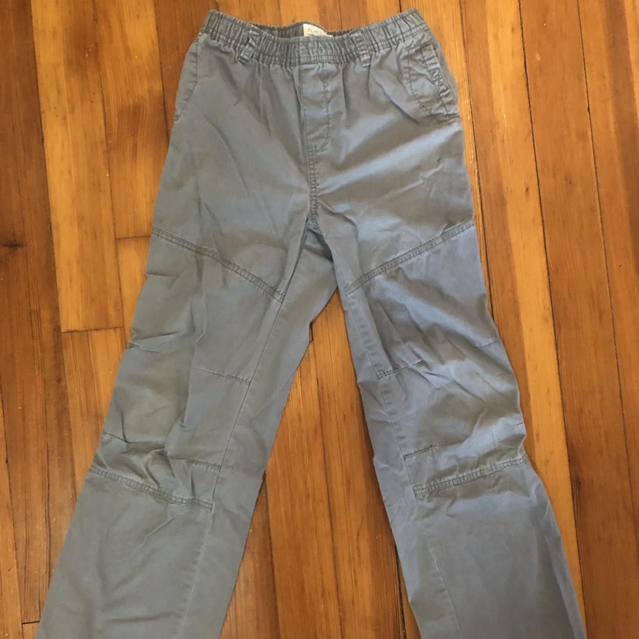 Grey y2k cargo pants US size 14 Fits a... Depop