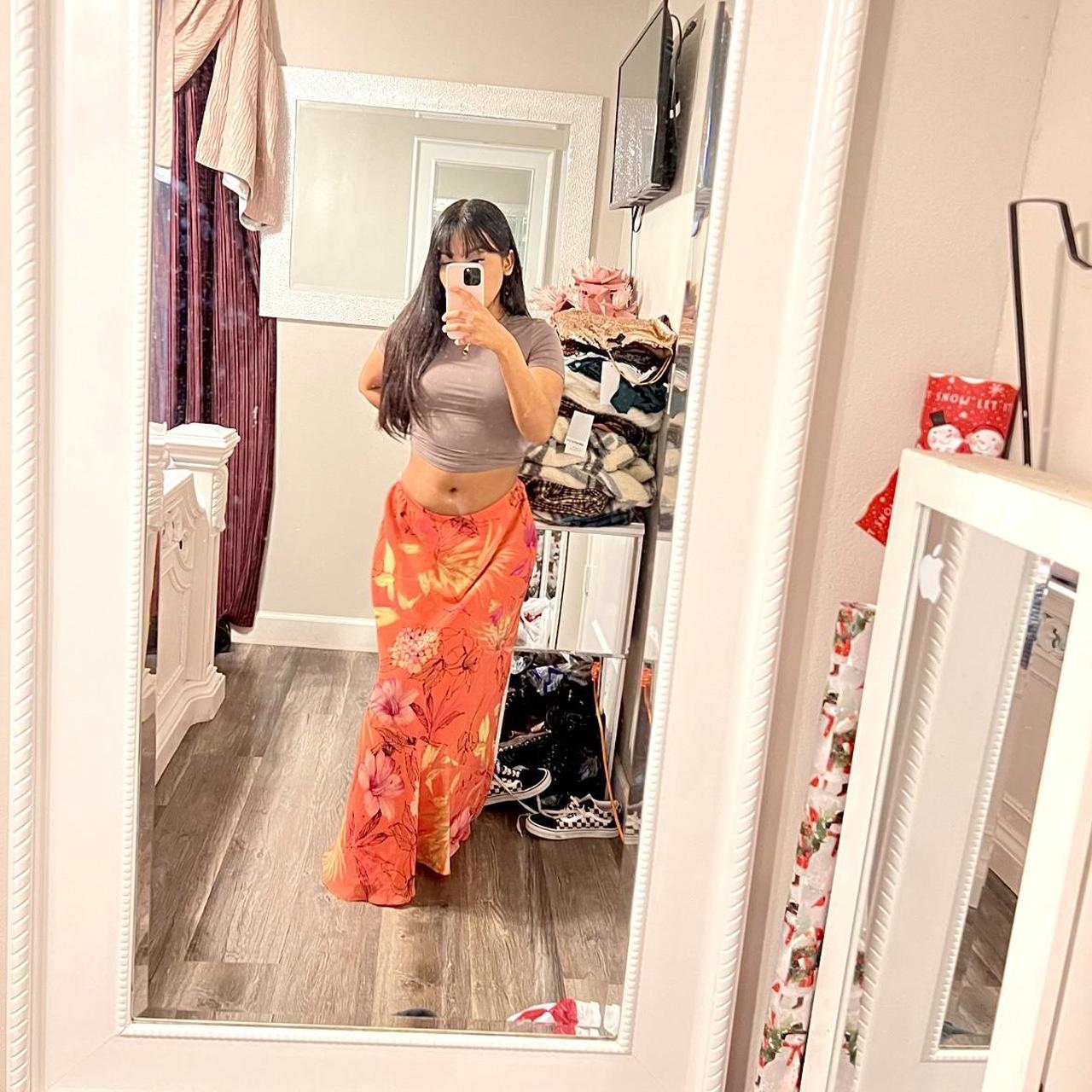 Maxi floral skirt label says size 10 Seen on a xs🫶🏽 - Depop
