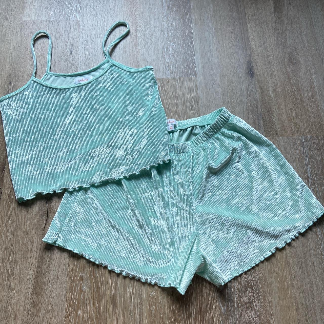 nwot target colsie set purchased and grew out of! - Depop