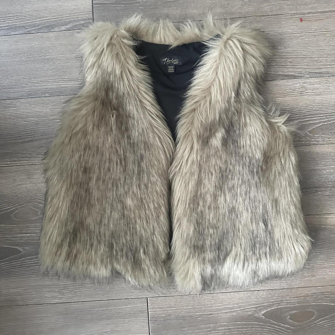 Thalia sodi sale faux fur vest