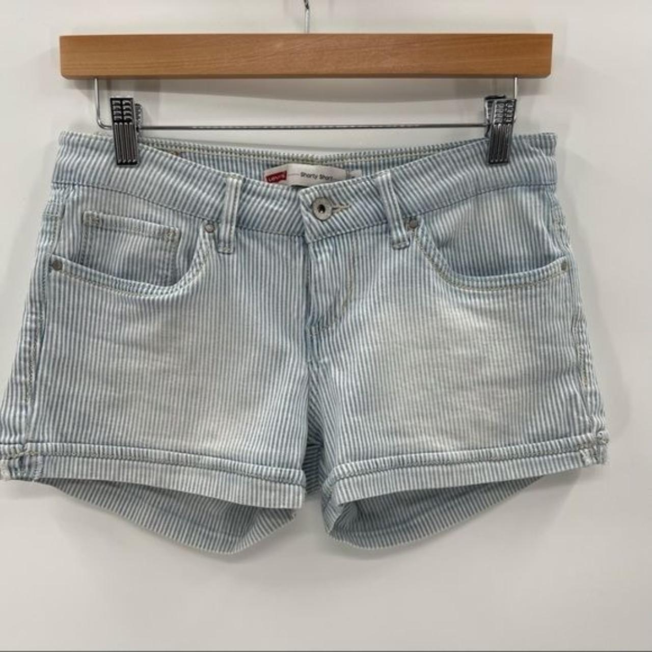 Levi's best sale striped shorts