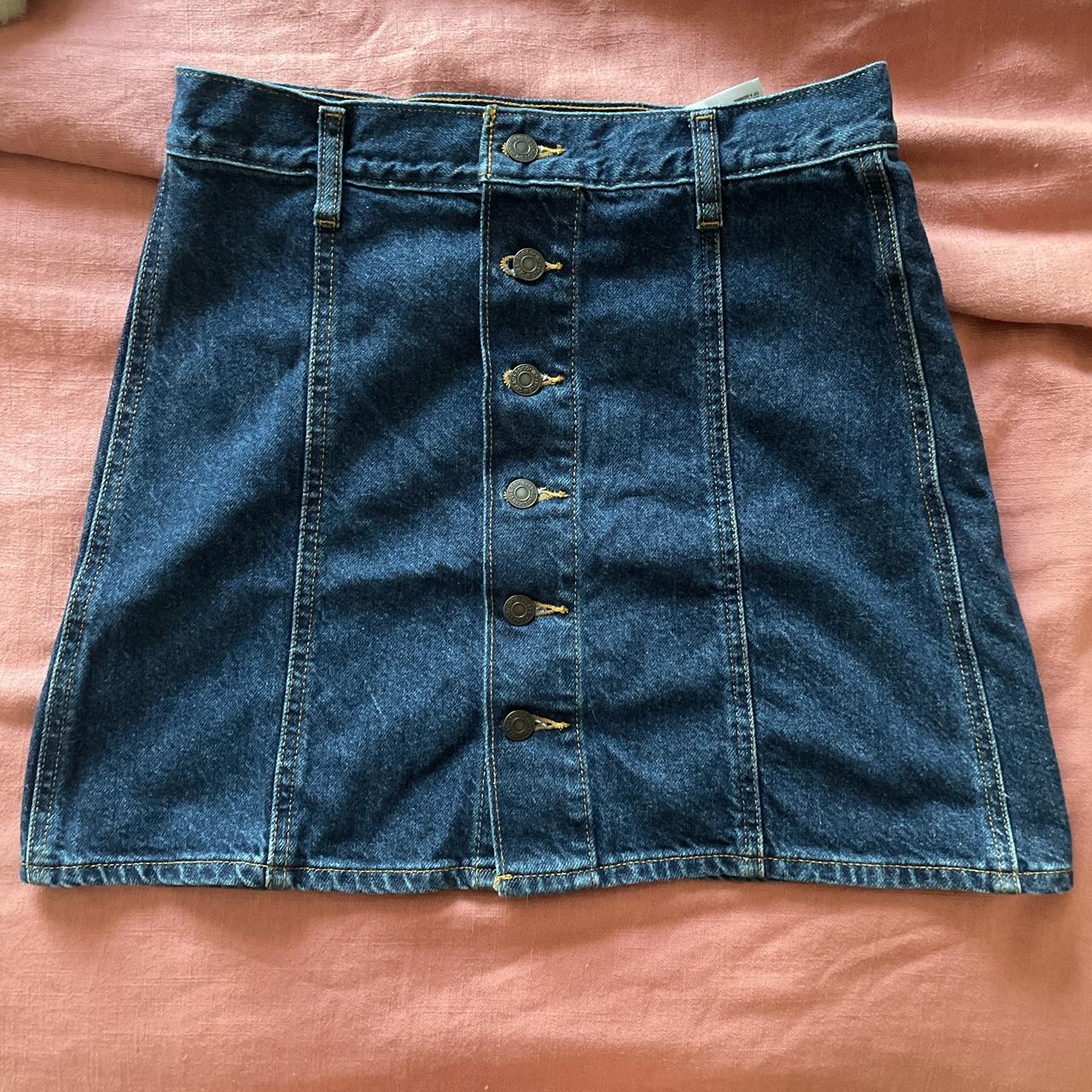 Levi's button hotsell down denim skirt