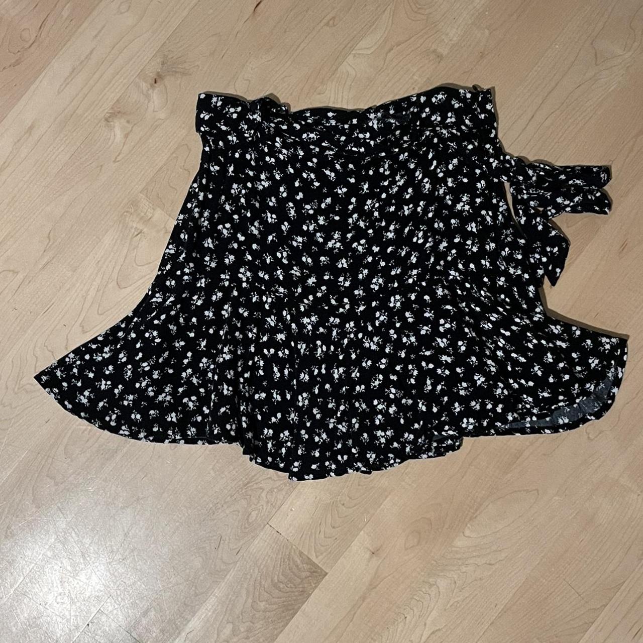 Zara black and white floral mini skirt #summer... - Depop