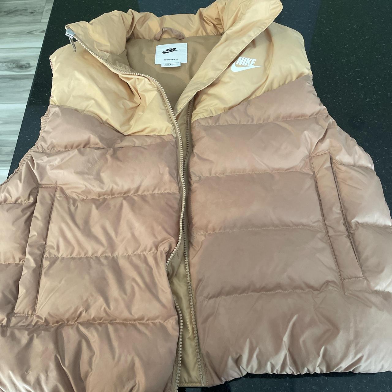 Nike cream and tan puffer vest size medium barely