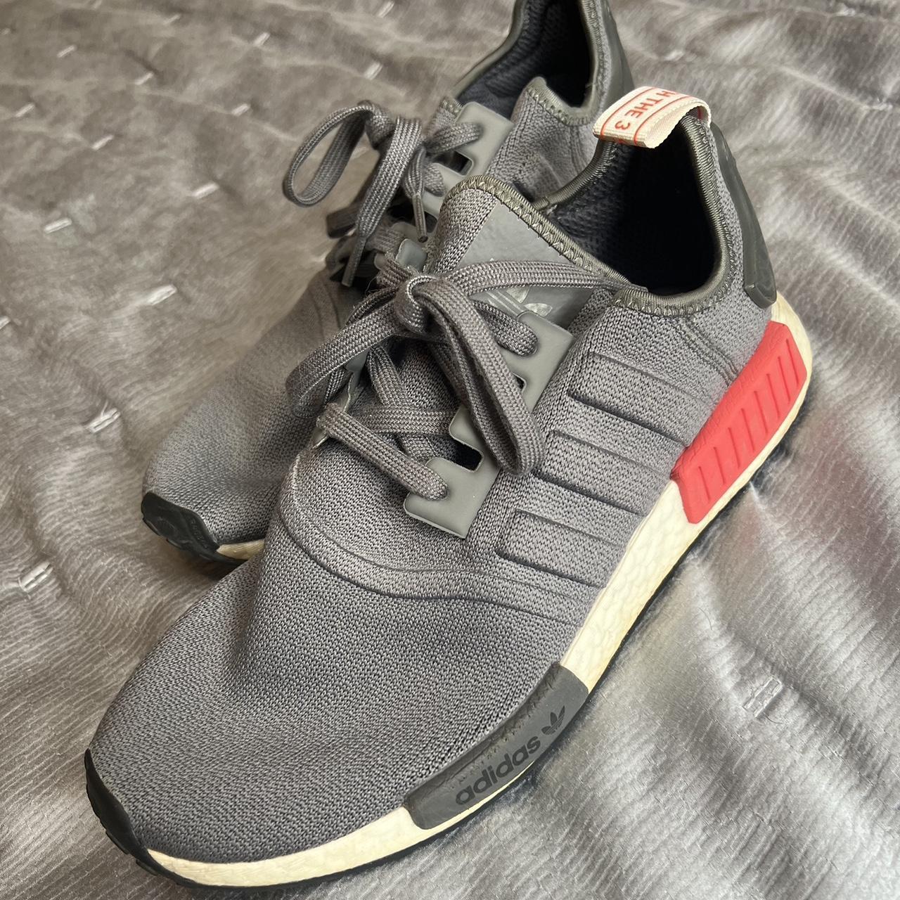 Men's originals nmd r1 grey hotsell