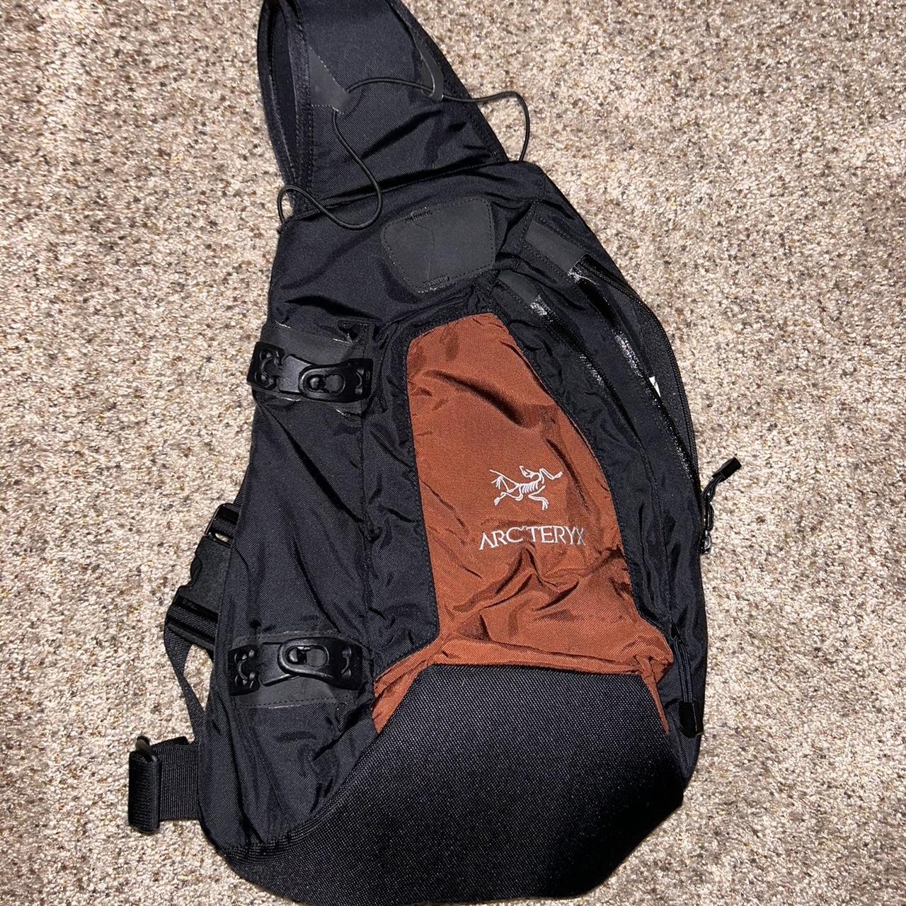 arc’teryx quiver crossbody bag , used condition but...