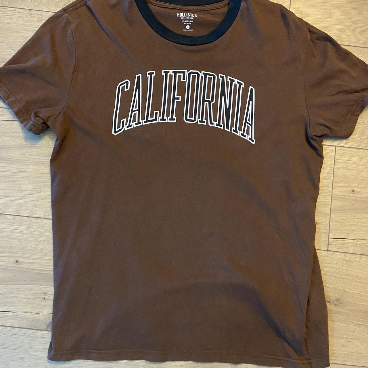 Hollister Co. Men's Brown and Black T-shirt | Depop