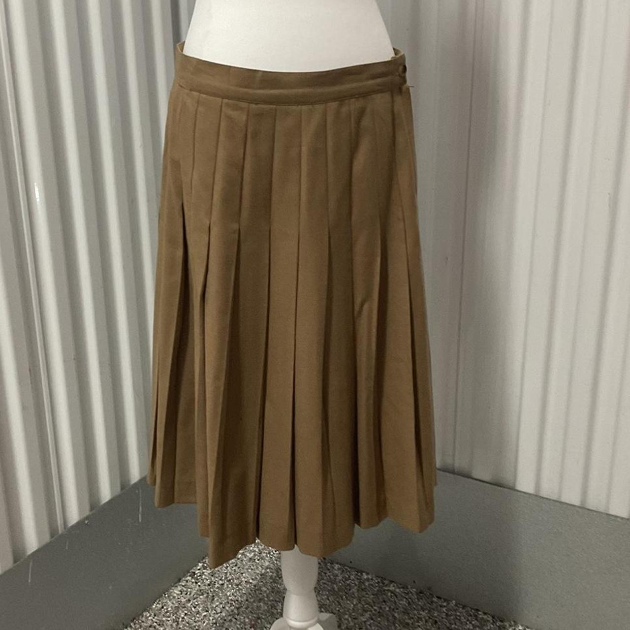 item listed by divina_vintage