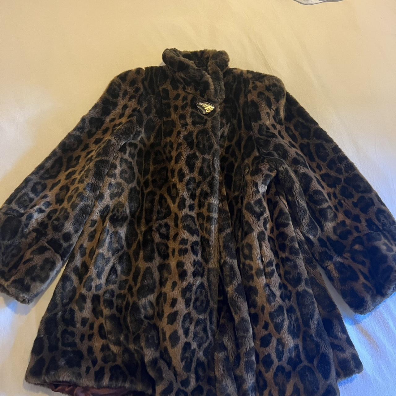 Amazing vintage leopard print coat. Made in Paris.... - Depop