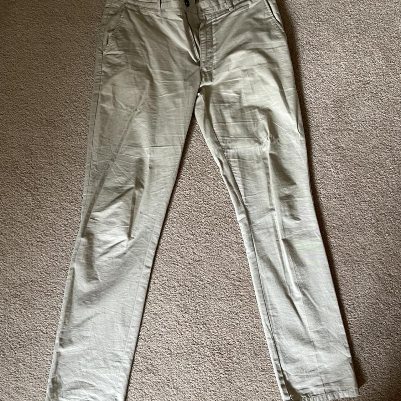 Chinos great condition barley used 32x32 - Depop