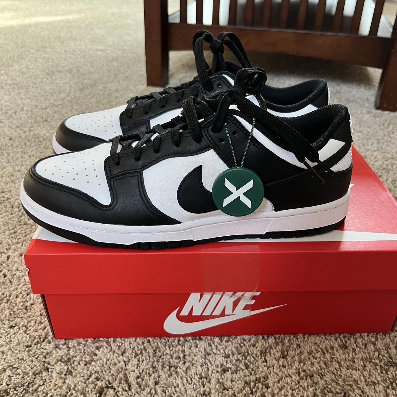 Nike Dunk Low Retro White Black offers Panda Men's Size 9 BRAND NEW