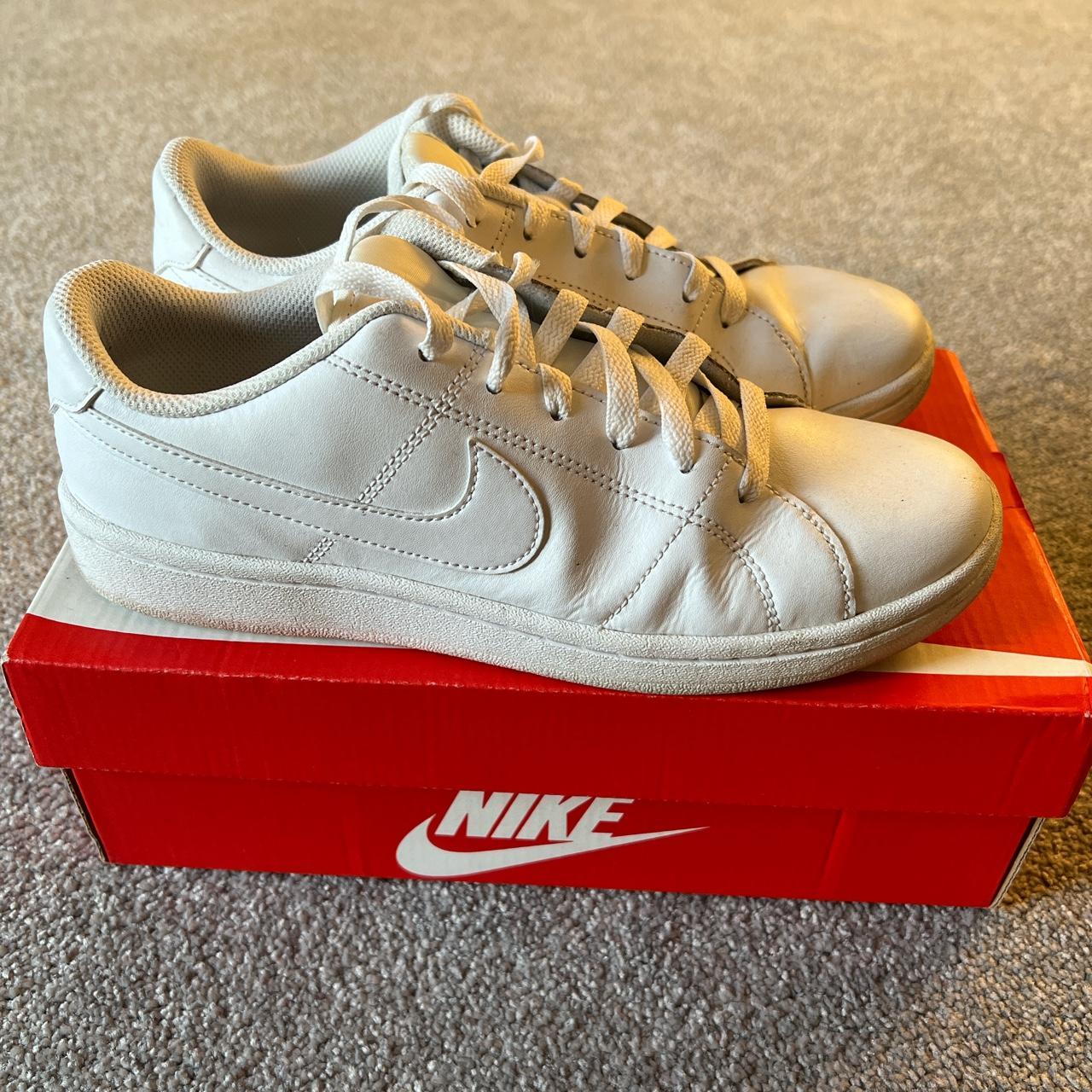 womens plain white nike trainers