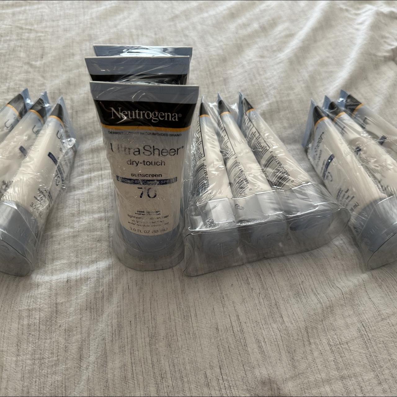neutrogena ultra sheer dry touch broad spectrum 70... - Depop